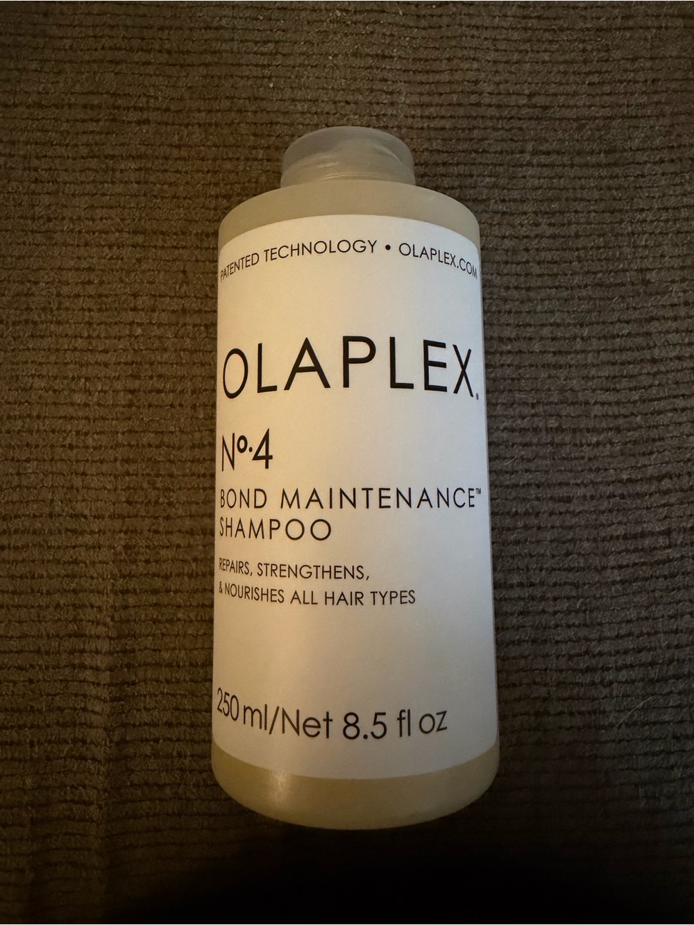 OLAPLEX No.4 Bond Maintenance Shampoo — White